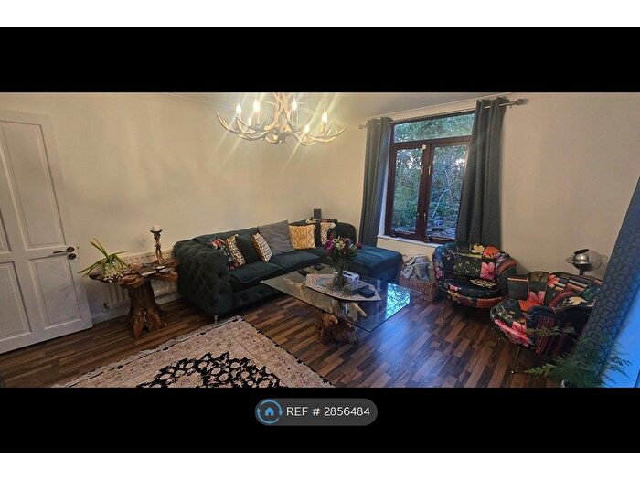 3 Bedroom Semi-Detached House To Rent In Shilling Close, Milton Keynes, MK15