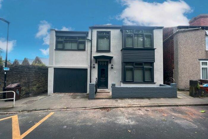 4 Bedroom Property To Rent In The Dale, Sheffield, S8