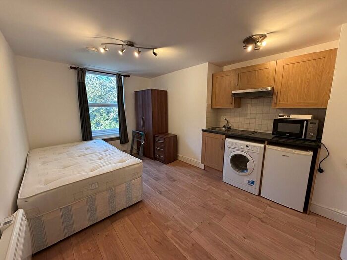 Studio To Rent In Fairbridge Road, London, N19