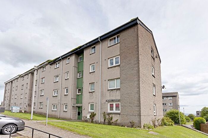 2 Bedroom Flat To Rent In Cornhill Gardens, Aberdeen, AB16