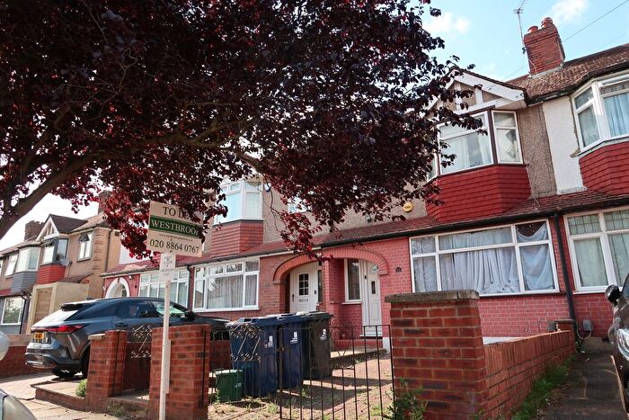 1 Bedroom Flat To Rent In Wadham Gardens, Greenford, UB6