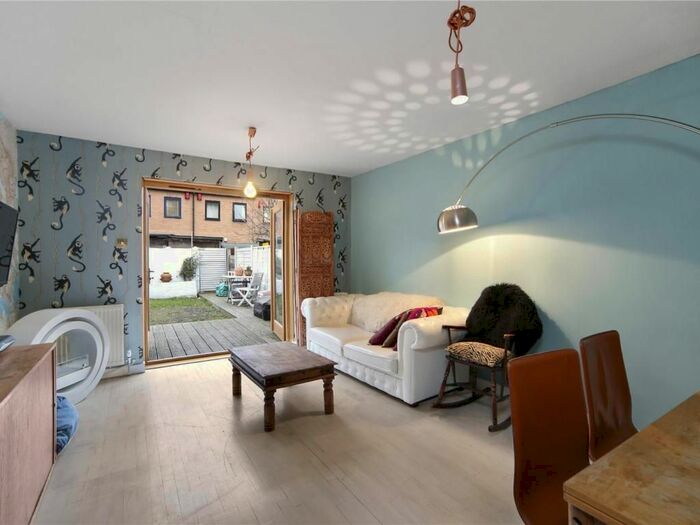 3 Bedroom Terraced House To Rent In Vallance Road, Bethnal Green, E2