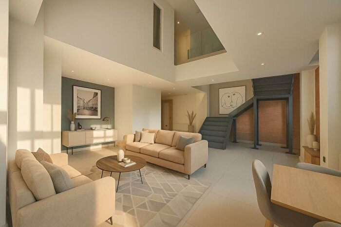 3 Bedroom Duplex To Rent In Apt . :: Ice Plant, M4