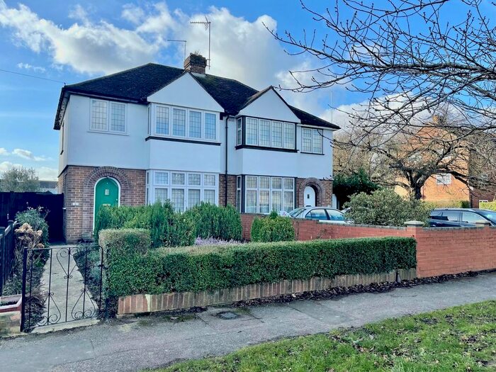 3 Bedroom Semi-Detached House To Rent In Homestead Road, Hatfield, Hertfordshire, AL10