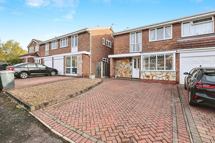 4 Bedroom Semi Detached House For Sale In The Poplars, Wordsley, Stourbridge, DY8