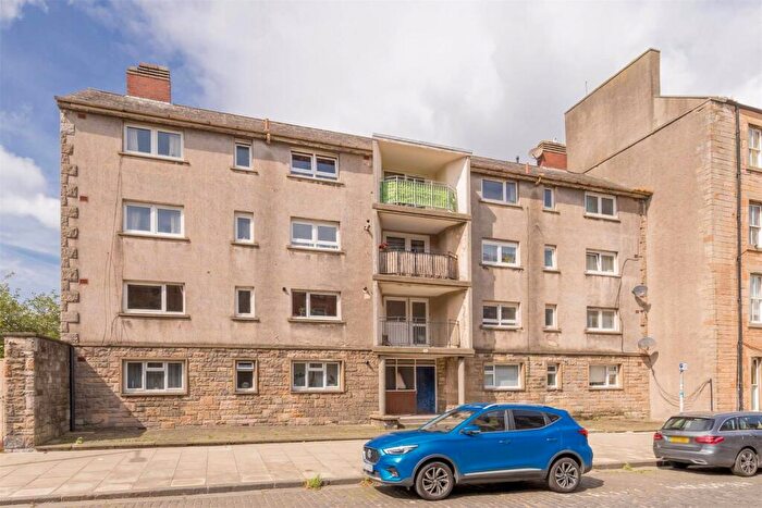 2 Bedroom Flat For Sale In North Fort Street, Leith, Edinburgh, EH6