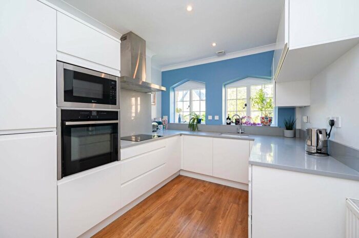 2 Bedroom Character Property For Sale In Warrenne Way, Reigate, RH2