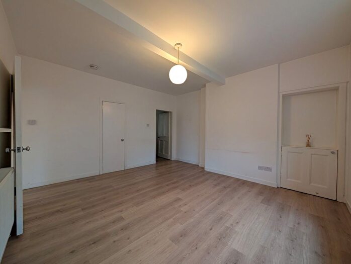 2 Bedroom Flat To Rent In Portobello High Street, Edinburgh, Midlothian, EH15