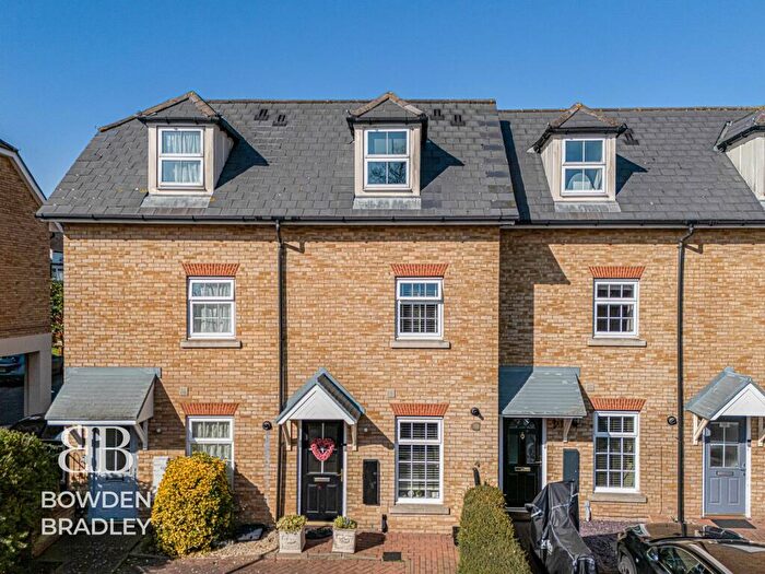 4 Bedroom Town House For Sale In Regent Mews, Benrek Close, IG6