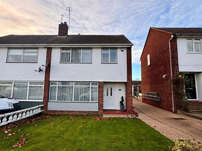 3 Bedroom Semi-Detached House To Rent In Dering Crescent, Leigh-On-Sea, SS9