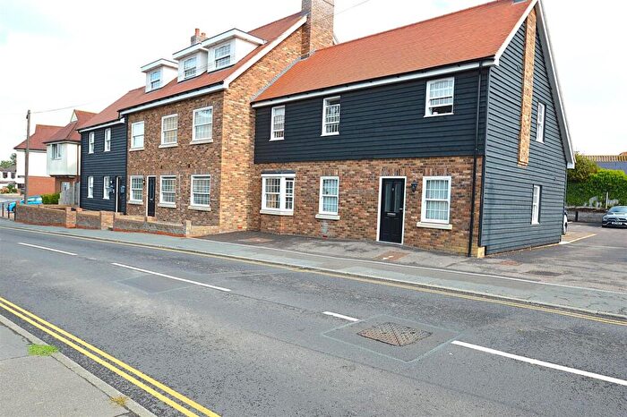1 Bedroom Apartment For Sale In North Street, Rochford, SS4