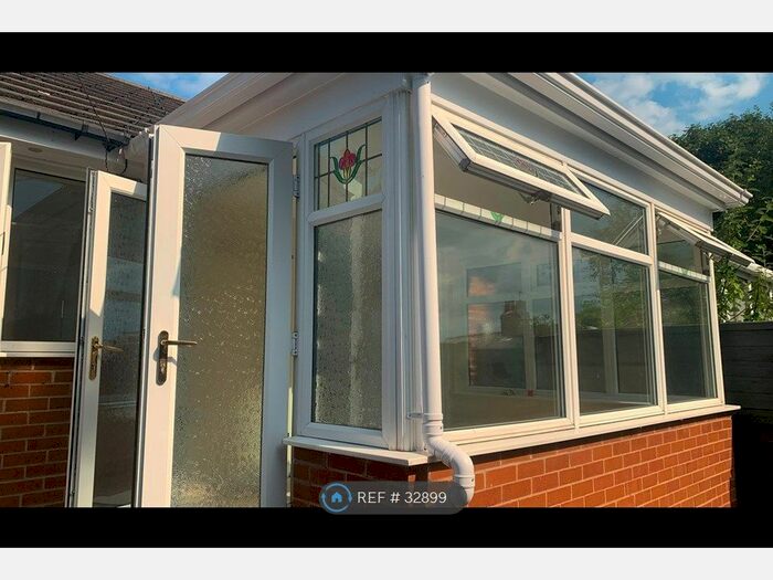 1 Bedroom Bungalow To Rent In Park Lea, Huddersfield, HD2