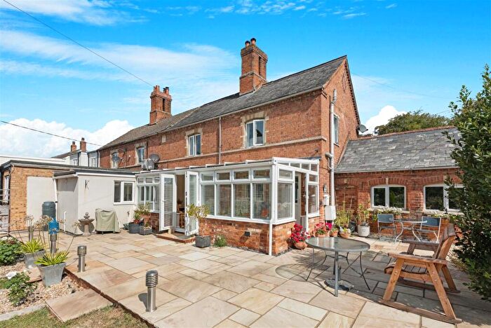 3 Bedroom End Of Terrace House For Sale In Freemans Lane, Denford, Kettering, NN14
