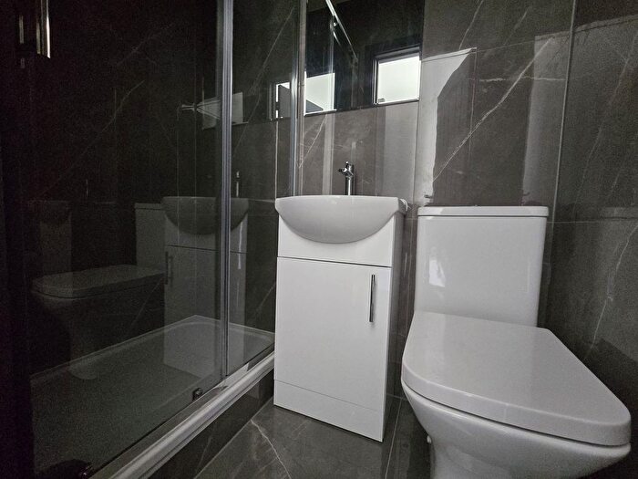 6 Bedroom Semi-Detached House To Rent In Shepiston Lane, Hayes, UB3