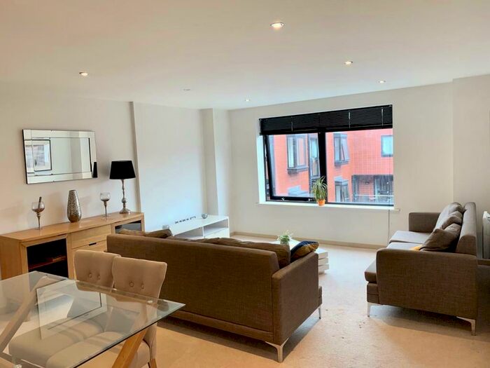 2 Bedroom Apartment To Rent In St Pauls Place, St Pauls Square, Birmingham, B3