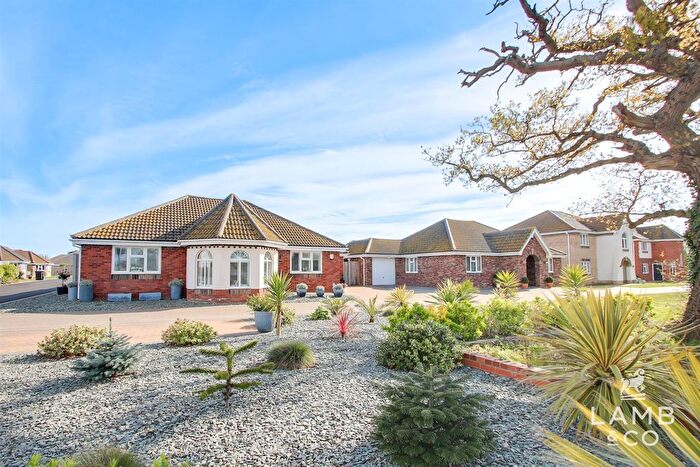 3 Bedroom Detached Bungalow For Sale In Oakview Crescent, Clacton-On-Sea, CO16