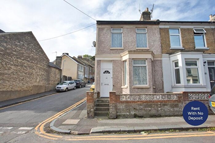 2 Bedroom End Of Terrace House To Rent In Oswald Road, Dover, Kent, CT17