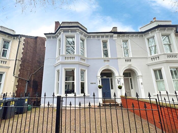2 Bedroom Flat For Sale In Avenue Road, Leamington Spa, Warwickshire, CV31