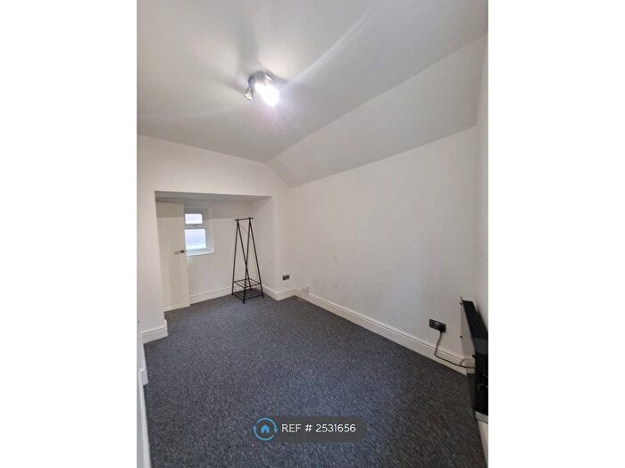 1 Bedroom End Of Terrace House To Rent In Castle Street, Tonbridge, TN9