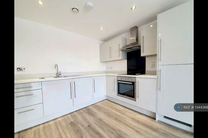 1 Bedroom Flat To Rent In Crawley Green Road, Luton, LU2