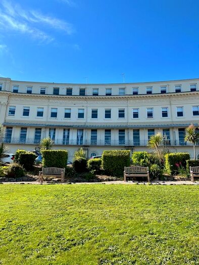 1 Bedroom Flat To Rent In Hesketh Crescent, Torquay, TQ1