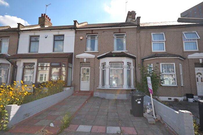 3 Bedroom Terraced House To Rent In Westwood Road, Ilford, IG3