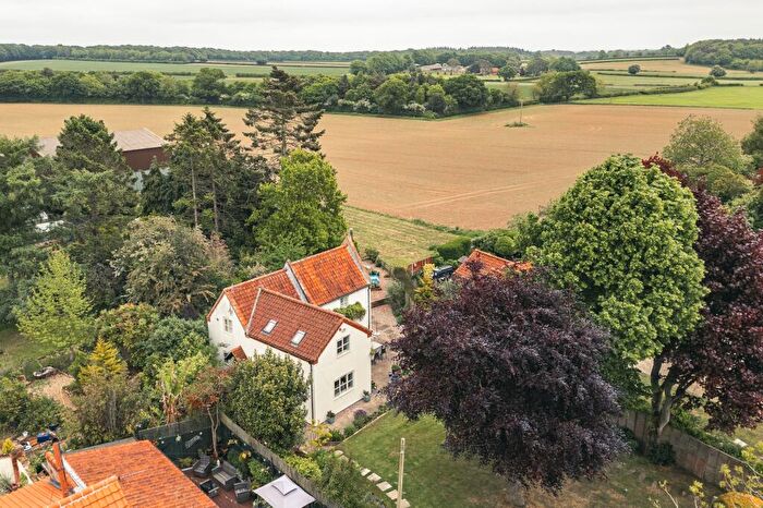 3 Bedroom Cottage For Sale In Edgefield, NR24
