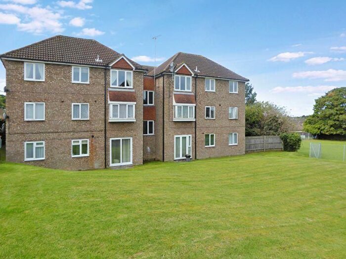 2 Bedroom Flat To Rent In Abbey Mews, Dunstable, LU6