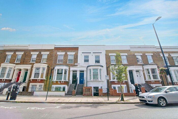 2 Bedroom Flat For Sale In Kilburn Park Road, London, NW6