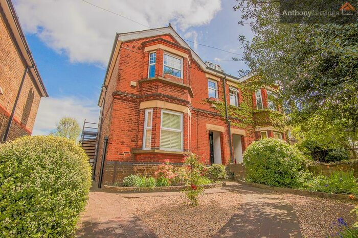 2 Bedroom Maisonette To Rent In London Road, Hertford, SG13