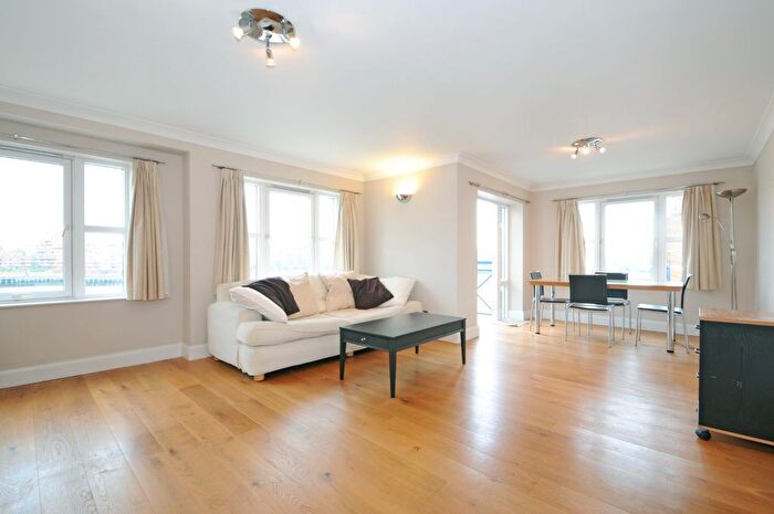 2 Bedroom Flat To Rent In King Amp; Queen Wharf, Rotherhithe Str, Surrey Quays, London, SE16