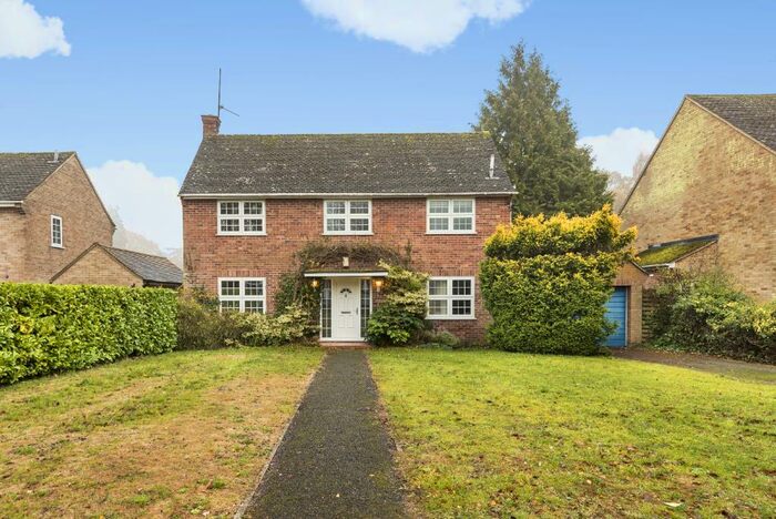 4 Bedroom Detached House To Rent In Newbury, Berkshire, RG14
