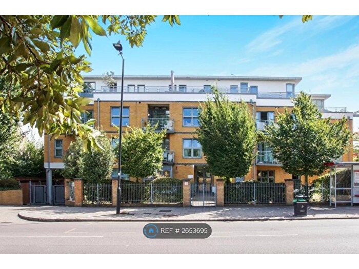 1 Bedroom Flat To Rent In Pembroke House, London, SW4