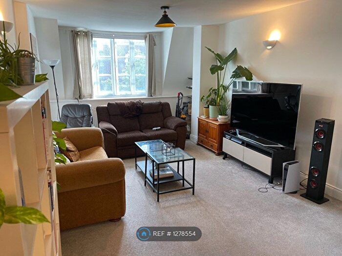 2 Bedroom Flat To Rent In Link House, London, E3