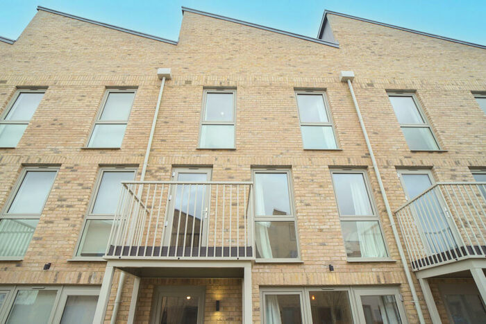 3 Bedroom House To Rent In Sky House, Waverley, S60