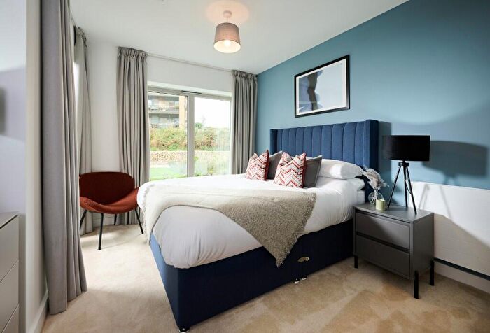 2 Bedroom Apartment For Sale In Green Park Village & Bankside Gardens, Flagstaff Road, Reading, RG2