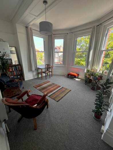 1 Bedroom Flat To Rent In Carlton Road North, Weymouth, DT4