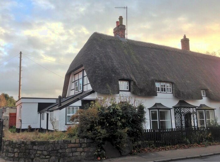 3 Bedroom Cottage To Rent In Marlborough, SN8