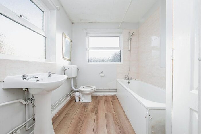 3 Bedroom Terraced House For Sale In Riverside Road, Ipswich, IP1