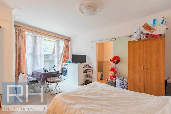 Studio To Rent In Endymion Road, Finsbury Park, London, N4