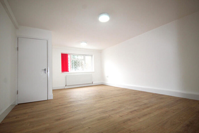 2 Bedroom Maisonette To Rent In Slough Lane, Kingsbury, London, NW9