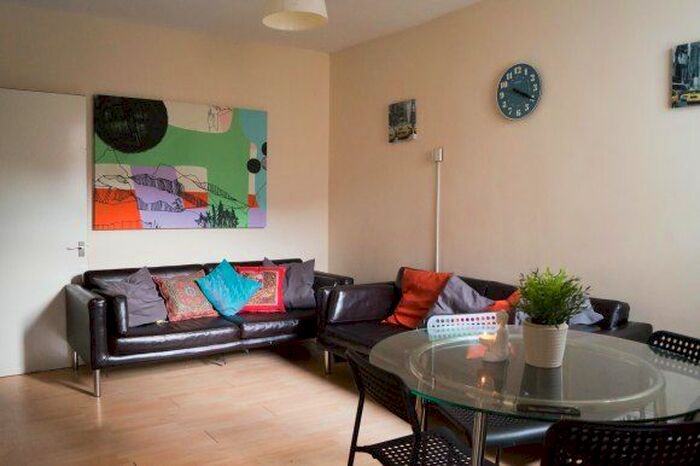 5 Bedroom Terraced House To Rent In James Street, Rochester, Medway, ME1