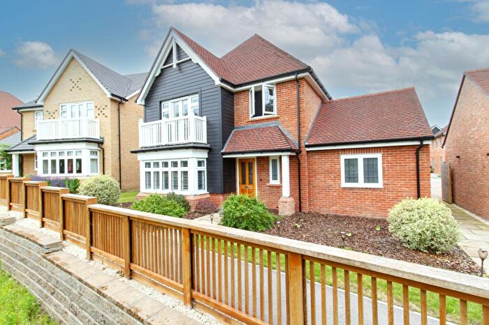 4 Bedroom Detached House For Sale In Nightingale View, Crookham Village, GU51