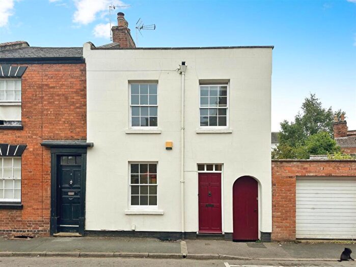 3 Bedroom End Of Terrace House For Sale In Lower Leam Street, Town Centre, Leamington Spa, CV31