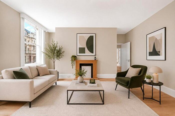 3 Bedroom Apartment To Rent In City Road, Shoreditch, EC1V