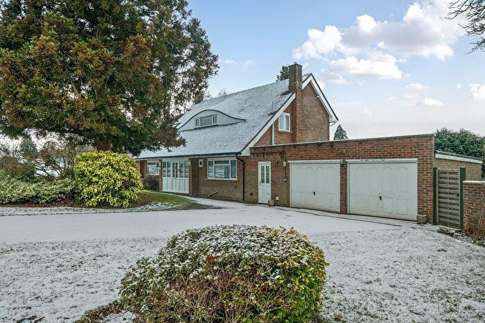 4 Bedroom Detached House For Sale In Shepherds Way, Liphook, GU30