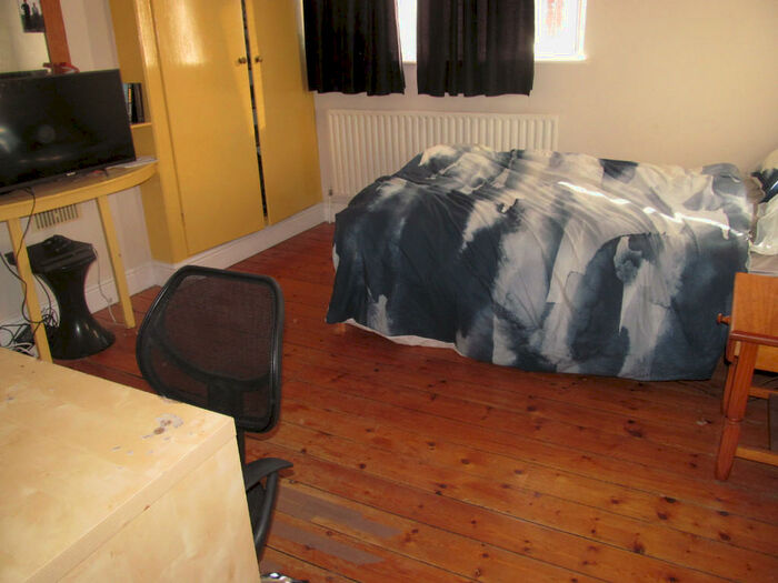 5 Bedroom Terraced House To Rent In Granby Gardens, Reading, Berkshire, RG1