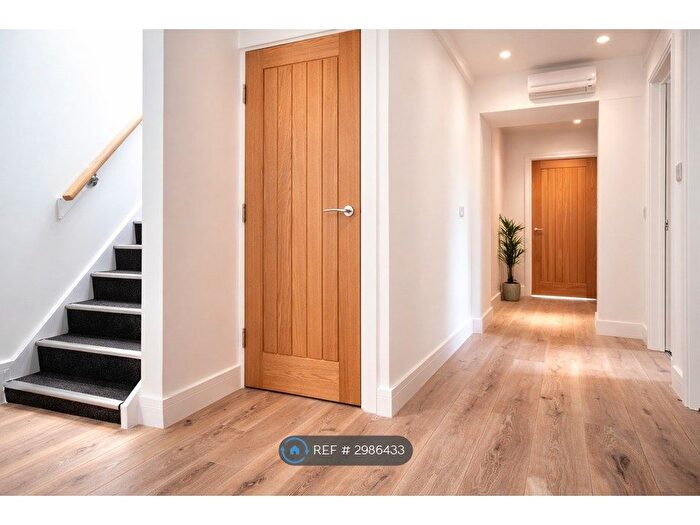 3 Bedroom Flat To Rent In Birds Royd Lane, Brighouse, HD6