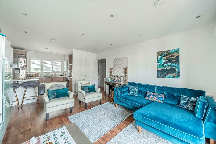 2 Bedroom Flat For Sale In Tranquil Lane, South Harrow, Harrow, HA2