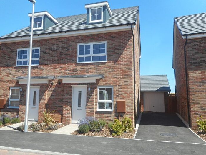 4 Bedroom Semi-Detached House To Rent In Twill Close, Nuneaton, Warwickshire, CV11